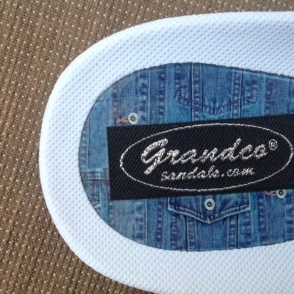 CLOSEOUT WHITE & BLUE DENIM BEADED SANDALS Grandco - Picture 3 of 4